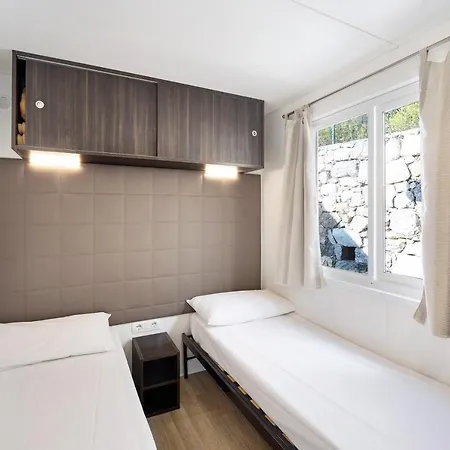 Mobile Next 232 Holiday home *